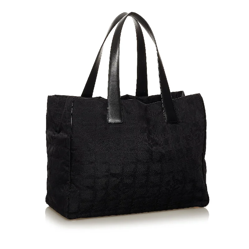 Stylish Bags For Fashion Bloggers With Promotions Chanel New Travel Line Nylon Tote Bag (SHG-28645)